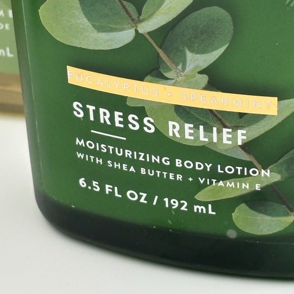 Bath & Body Works Aromatherapy Stress Relief Eucalyptus Spearmint Lotion Wash - Picture 2 of 3
